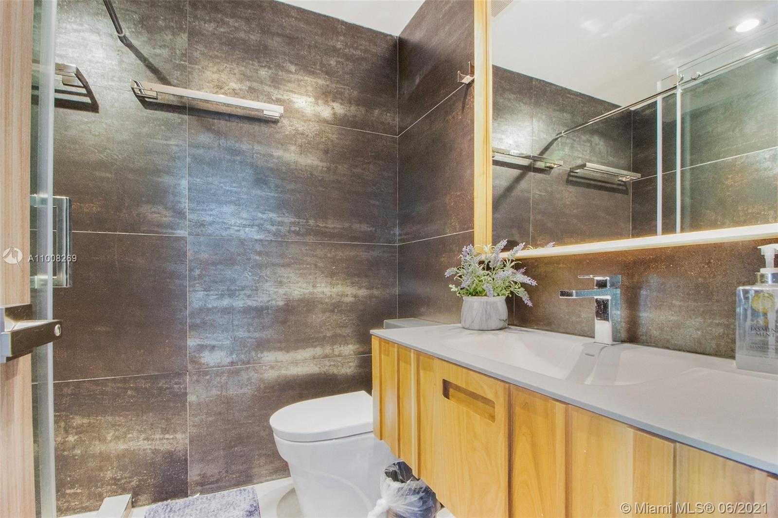 Small Image of 635 CURTISWOOD DR, Key Biscayne Number 27