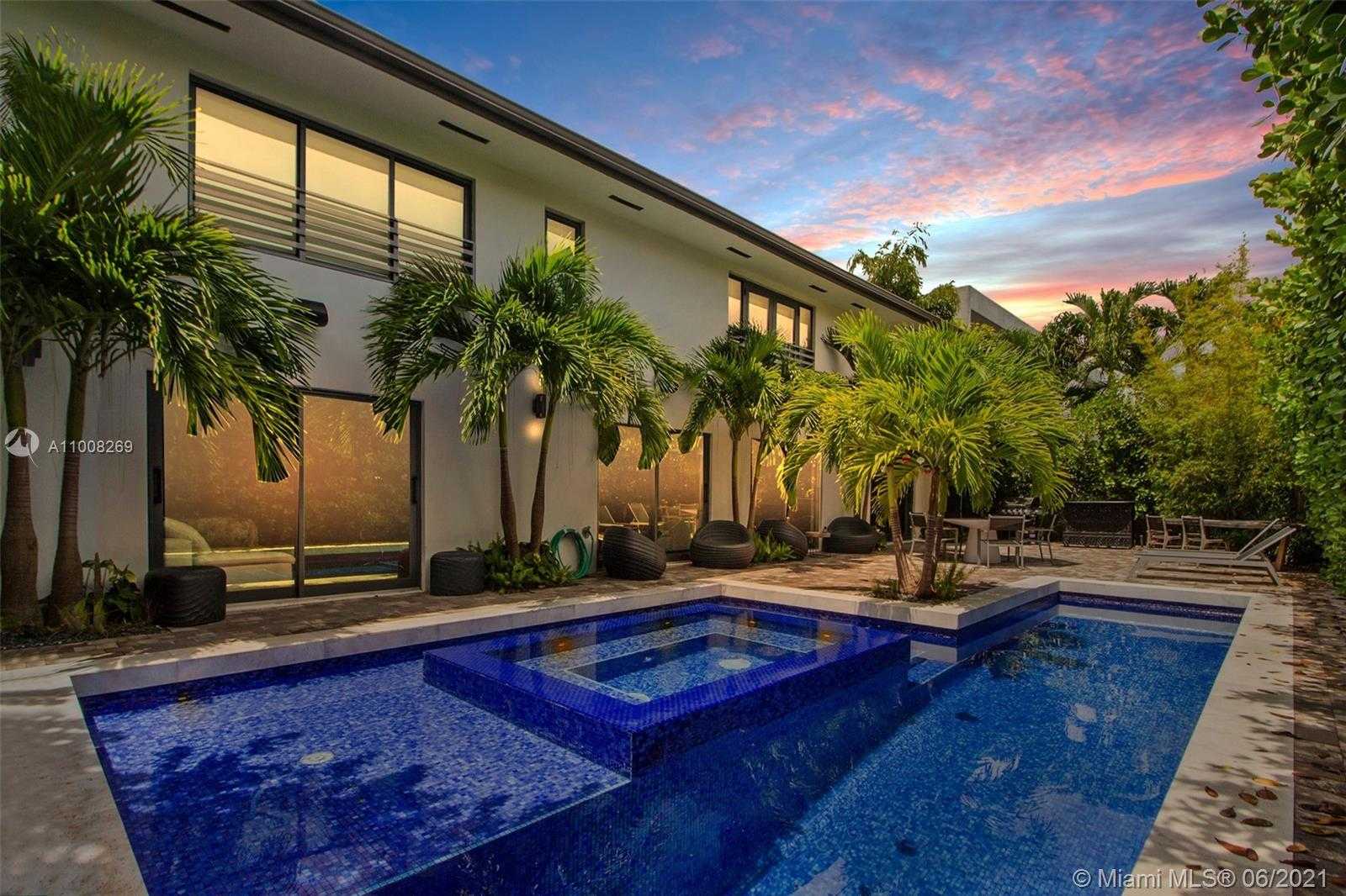 Small Image of 635 CURTISWOOD DR, Key Biscayne Number 32