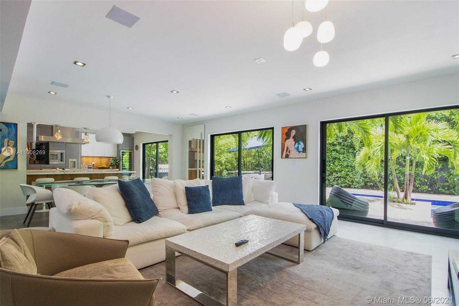 Small Image of 635 CURTISWOOD DR, Key Biscayne Number 9
