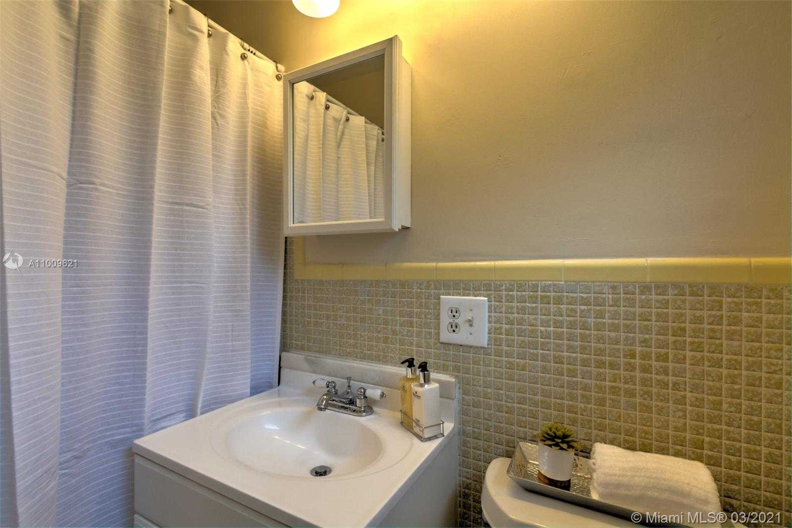 Small Image of 401 SOUTH WEST 68TH AVE #N/A, Pembroke Pines Number 13