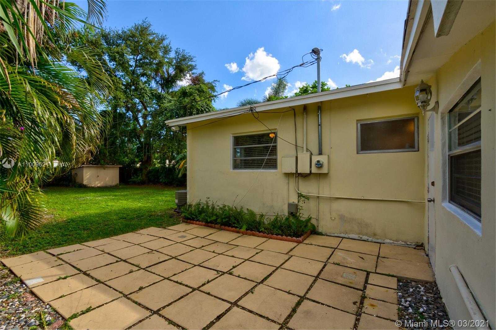 Small Image of 401 SOUTH WEST 68TH AVE #N/A, Pembroke Pines Number 15