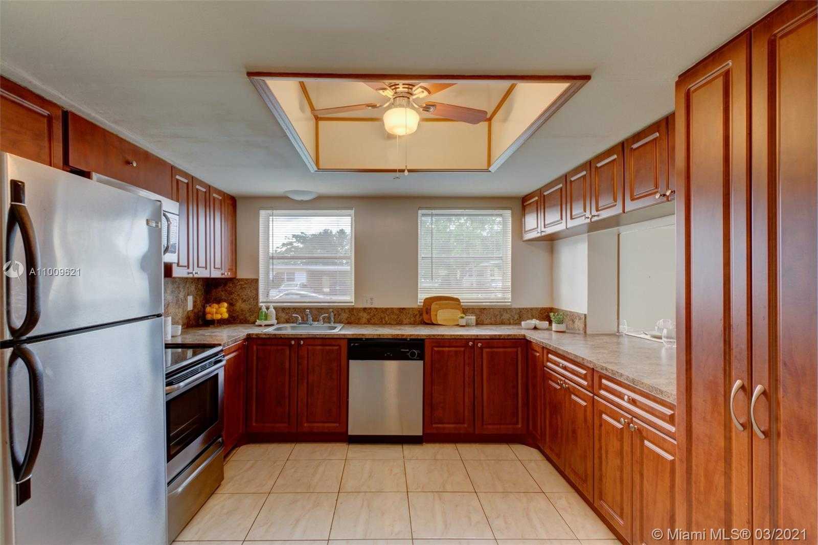 Small Image of 401 SOUTH WEST 68TH AVE #N/A, Pembroke Pines Number 5