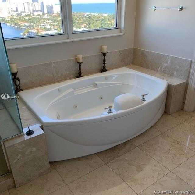 Small Image of 20201 EAST COUNTRY CLUB DR #2201, Aventura Number 20