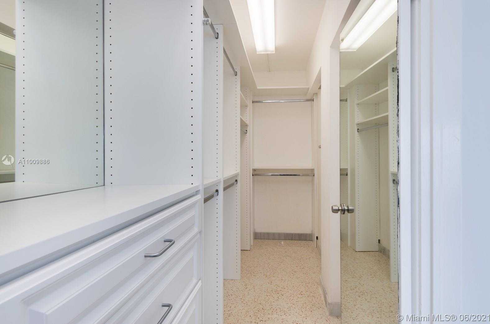 Small Image of 286 BAL BAY DR #2B, Bal Harbour Number 10