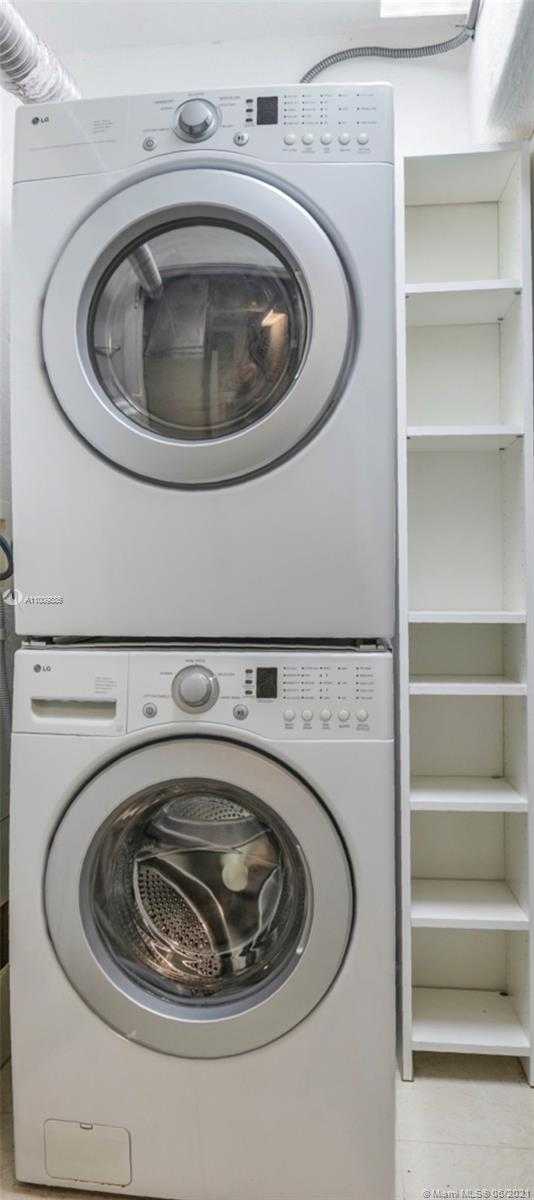 Small Image of 286 BAL BAY DR #2B, Bal Harbour Number 17