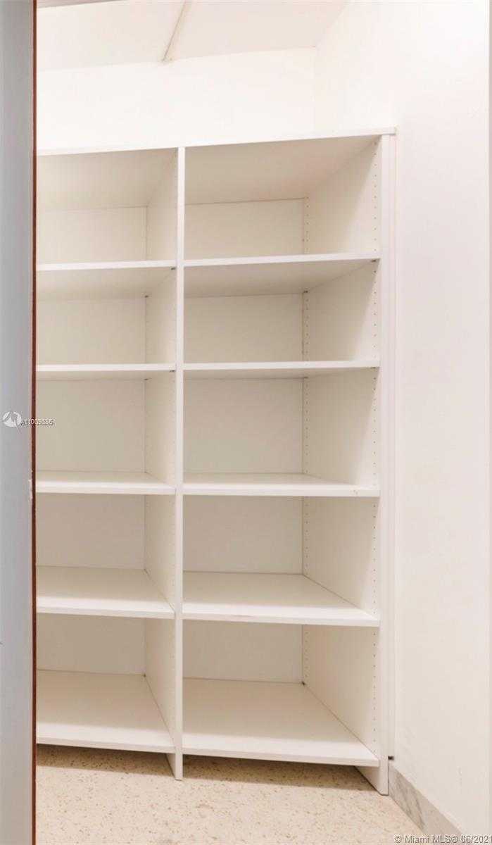 Small Image of 286 BAL BAY DR #2B, Bal Harbour Number 18