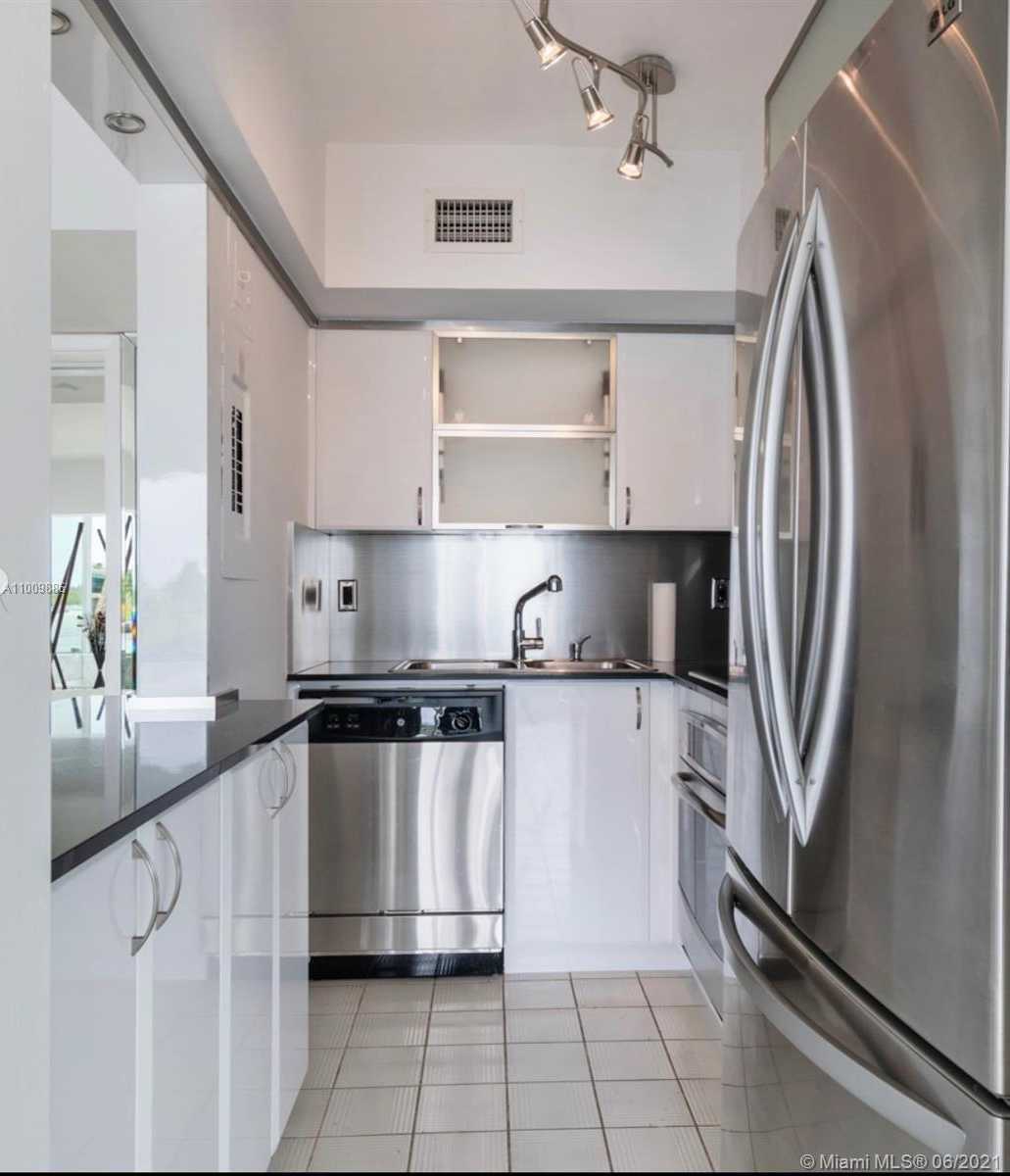 Small Image of 286 BAL BAY DR #2B, Bal Harbour Number 5