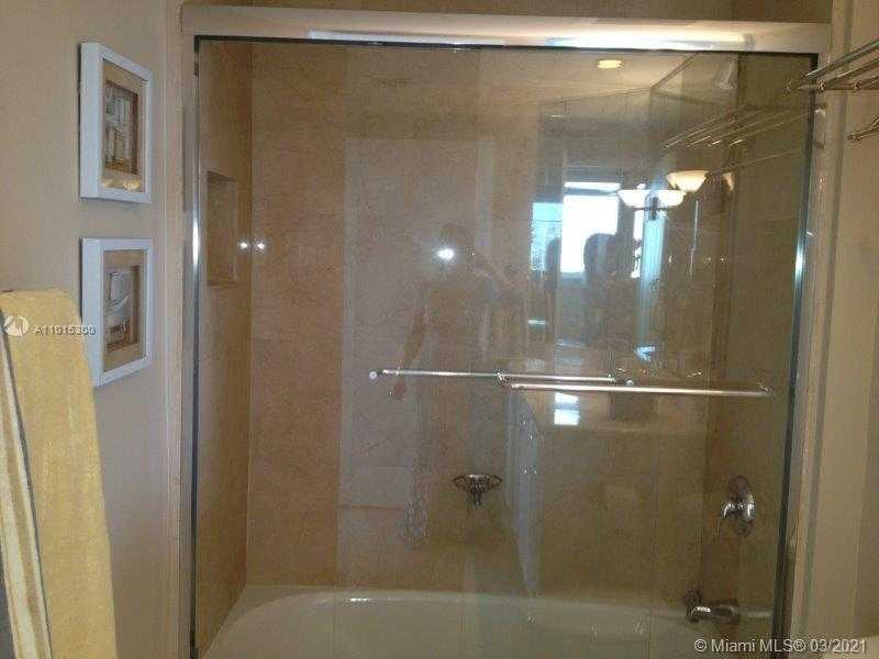 Small Image of 19400 Turnberry Way, Aventura, FL 33180, USA Number 15