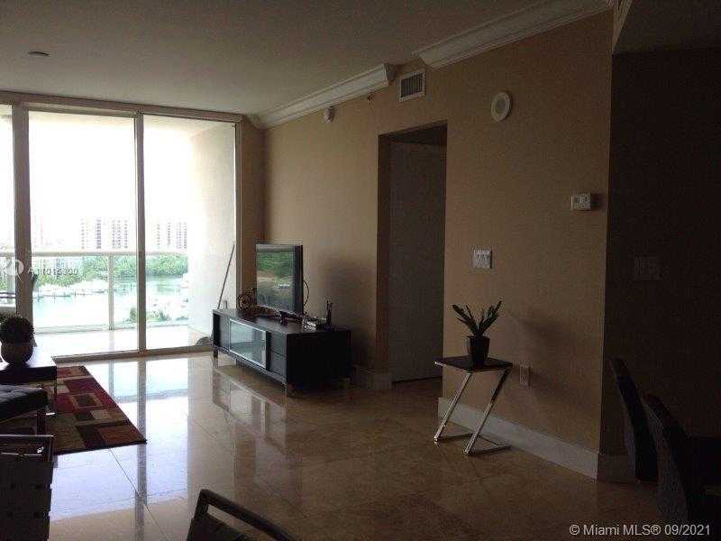 Small Image of 19400 Turnberry Way, Aventura, FL 33180, USA Number 4