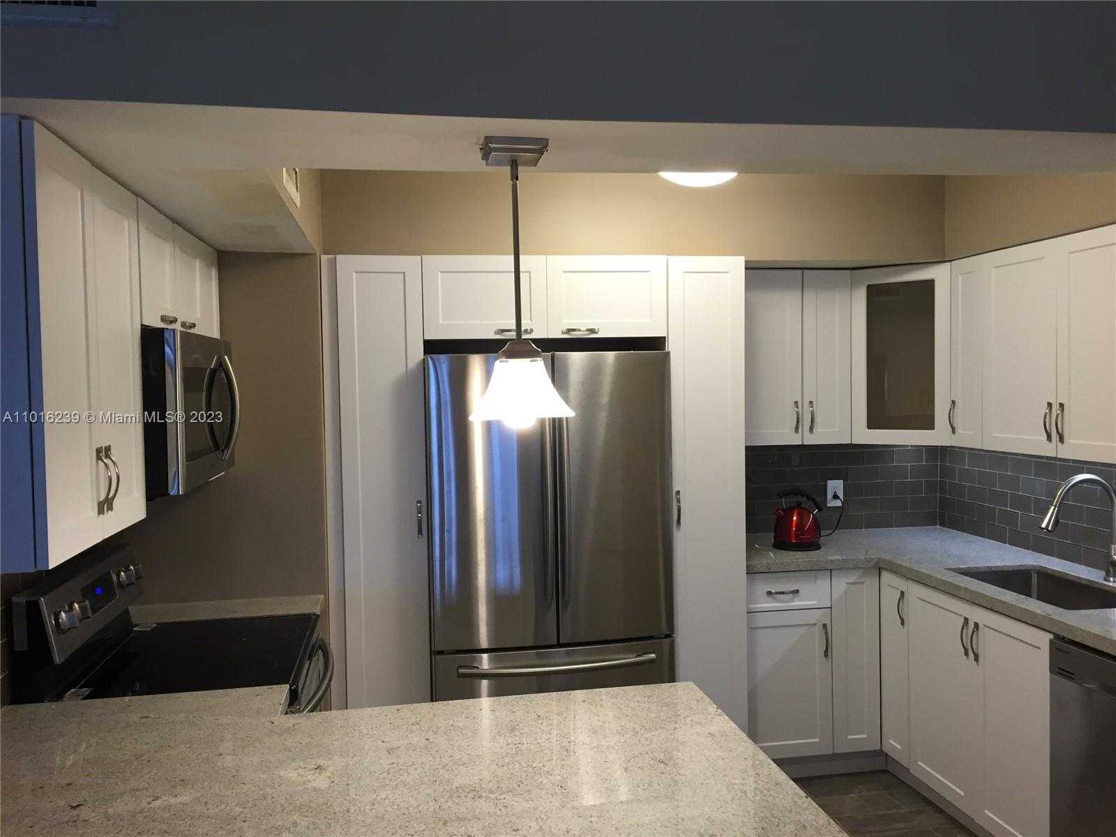 Small Image of 3505 SOUTH OCEAN DR #1115, Hollywood Number 2