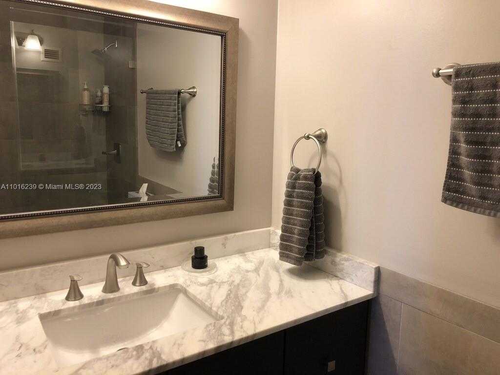 Small Image of 3505 SOUTH OCEAN DR #1115, Hollywood Number 5