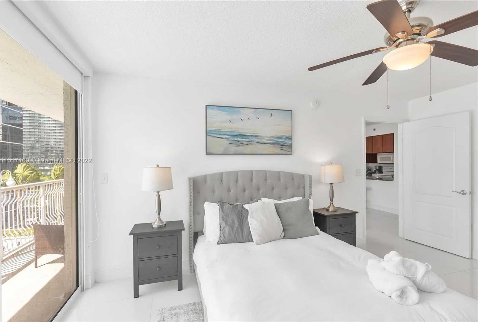 Small Image of 1200 BRICKELL BAY DR #1521, Miami Number 14