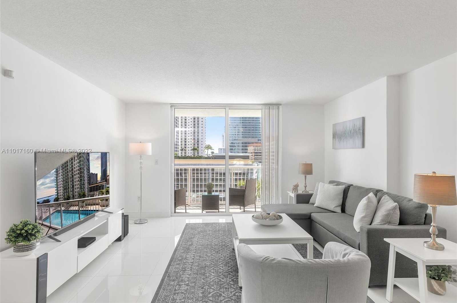 Small Image of 1200 BRICKELL BAY DR #1521, Miami Number 2