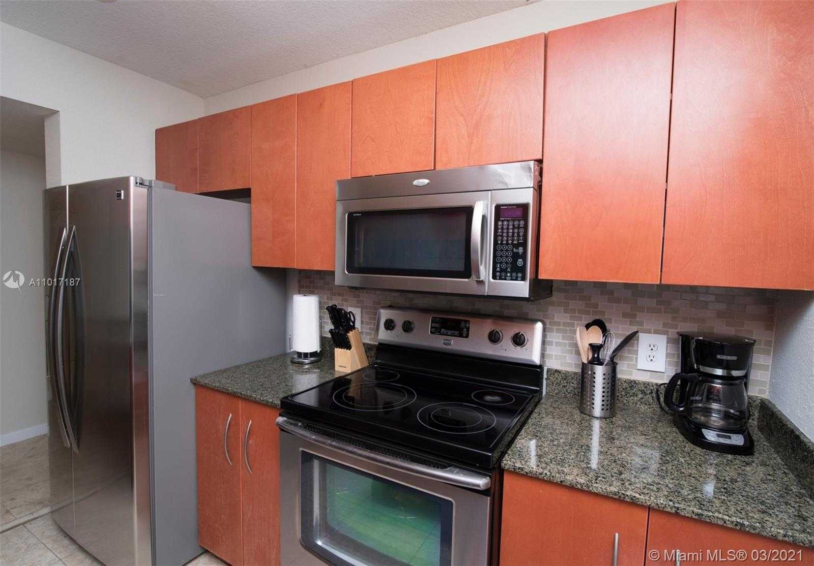 Small Image of 1200 BRICKELL BAY DR #4018, Miami Number 12