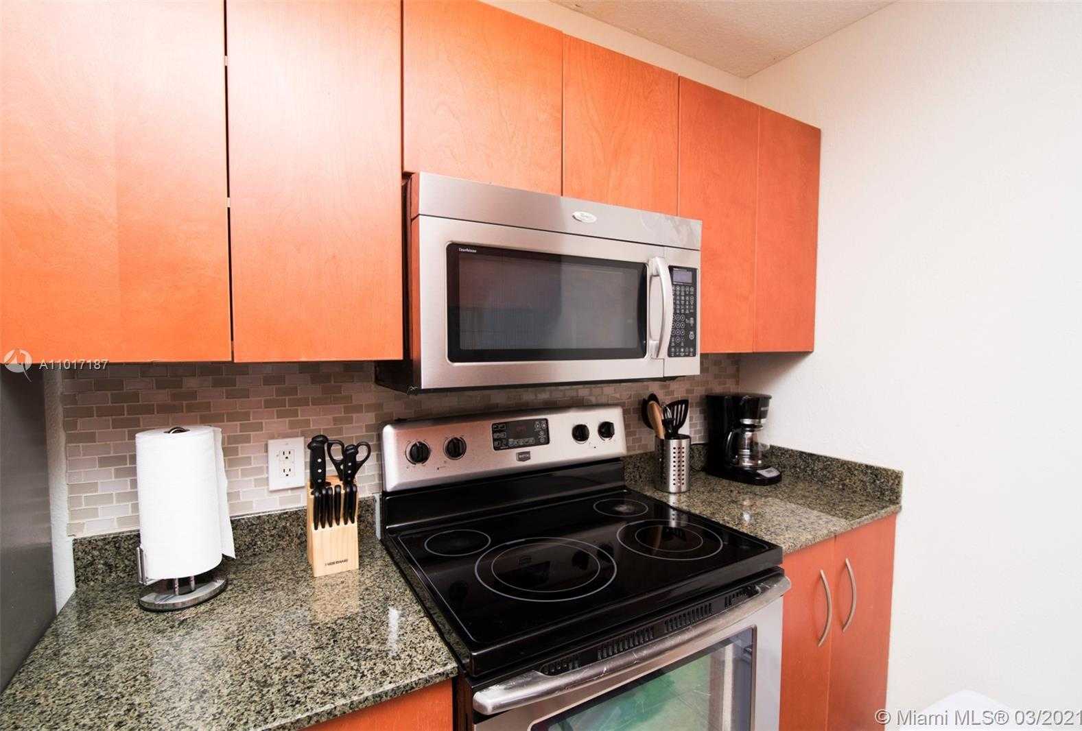 Small Image of 1200 BRICKELL BAY DR #4018, Miami Number 15