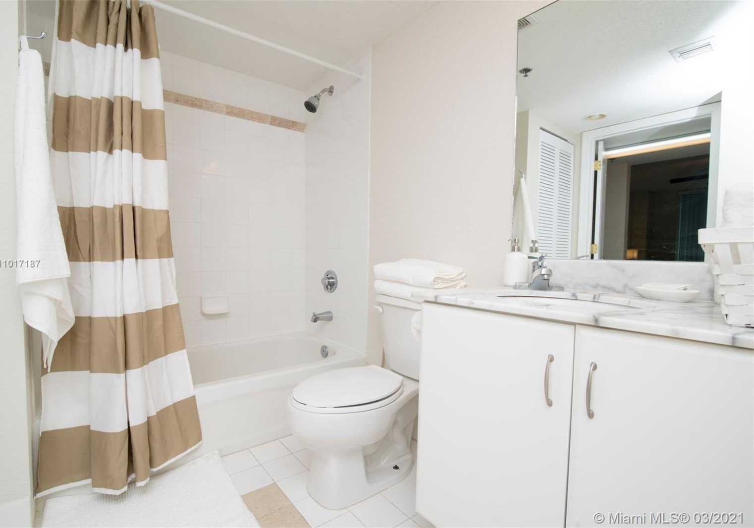 Small Image of 1200 BRICKELL BAY DR #4018, Miami Number 20