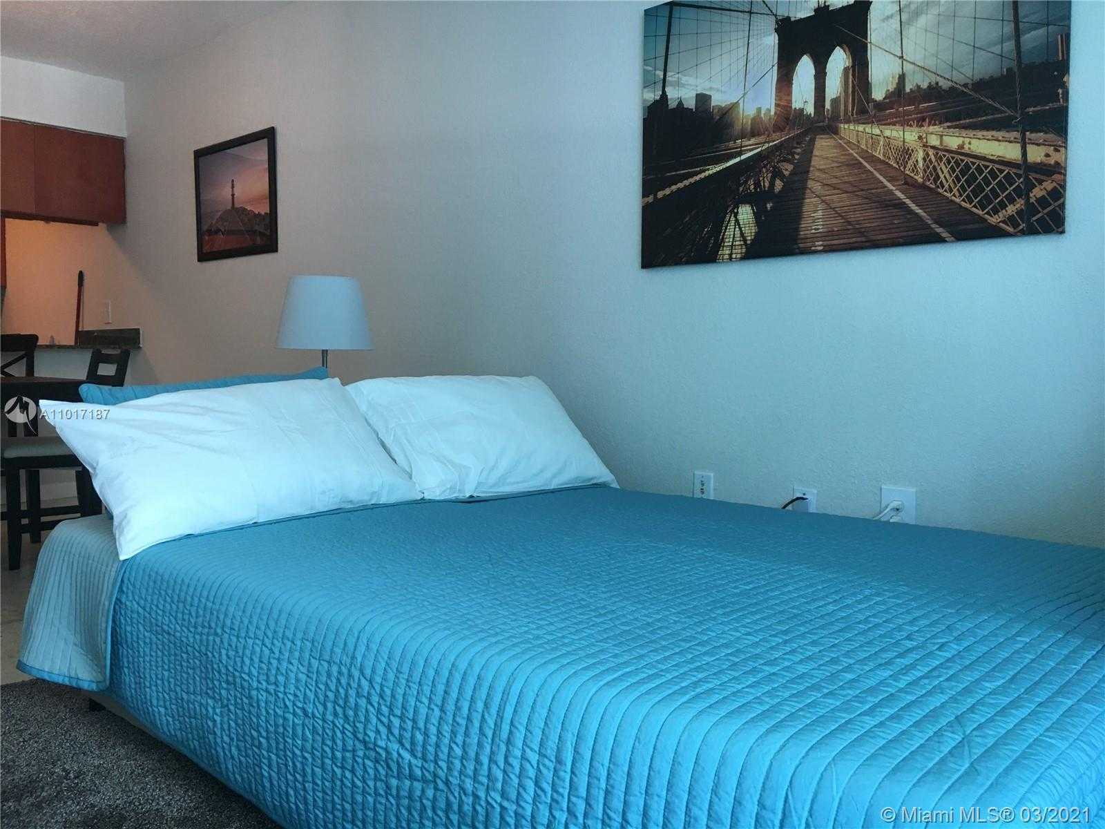 Small Image of 1200 BRICKELL BAY DR #4018, Miami Number 21