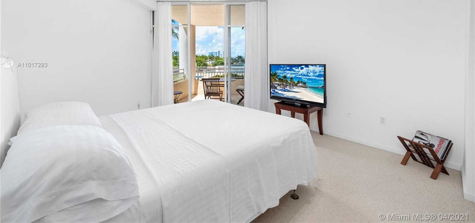 Small Image of 1 CENTURY LN #209, Miami Beach Number 10