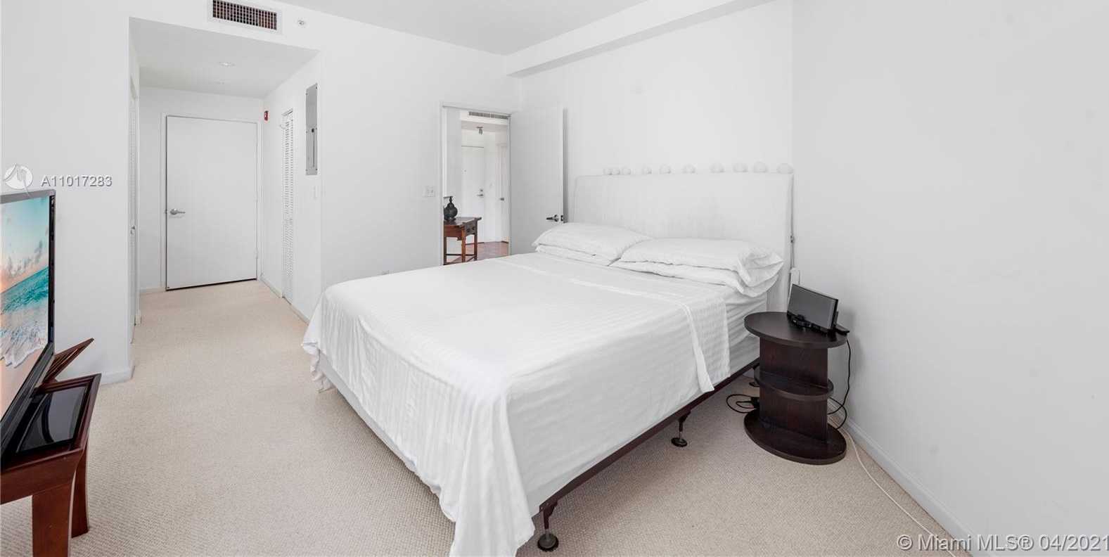 Small Image of 1 CENTURY LN #209, Miami Beach Number 11