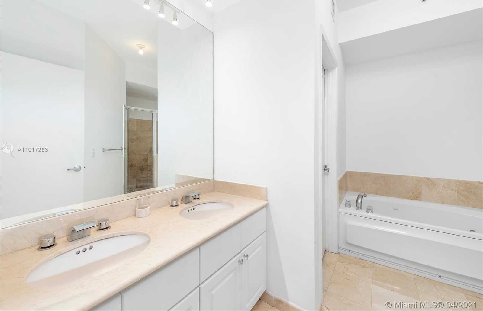 Small Image of 1 CENTURY LN #209, Miami Beach Number 18