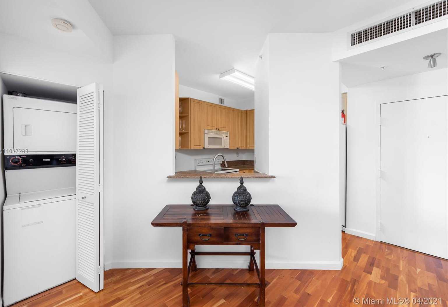 Small Image of 1 CENTURY LN #209, Miami Beach Number 8