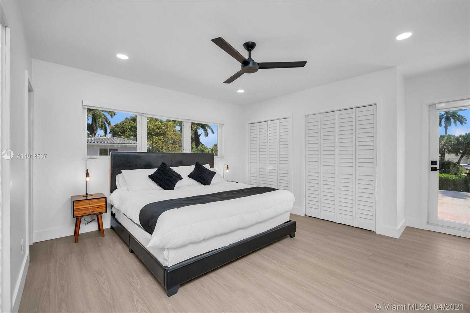 Small Image of 911 NORTH NORTHLAKE DR, Hollywood Number 12