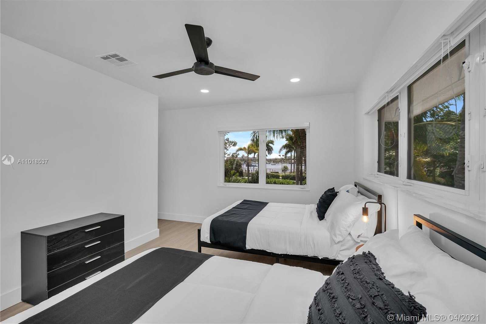 Small Image of 911 NORTH NORTHLAKE DR, Hollywood Number 18