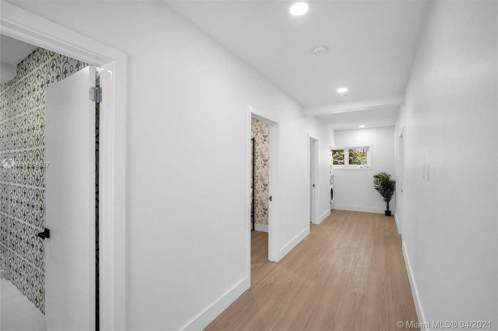 Small Image of 911 NORTH NORTHLAKE DR, Hollywood Number 28