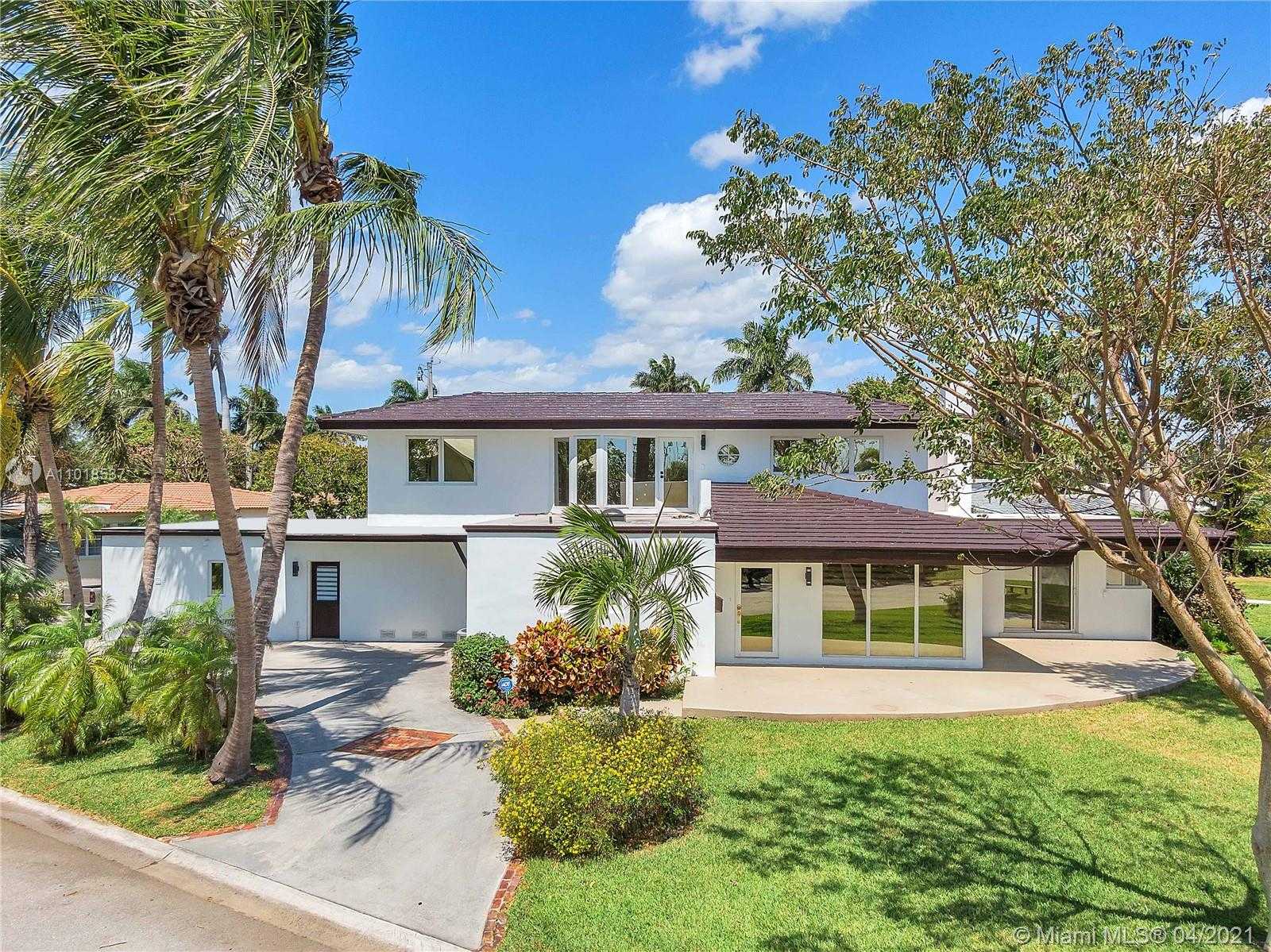 Small Image of 911 NORTH NORTHLAKE DR, Hollywood Number 3