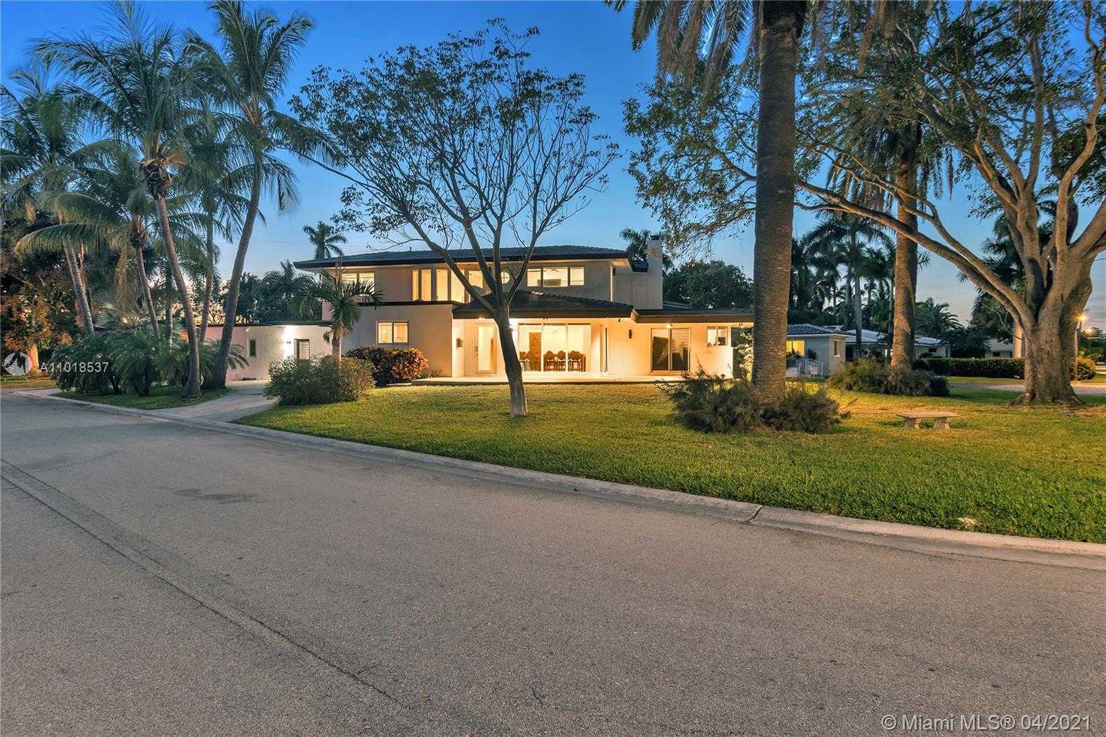 Small Image of 911 NORTH NORTHLAKE DR, Hollywood Number 39
