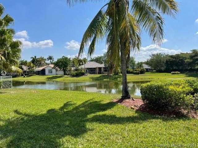 Small Image of 2504 BAY ISLE DR, Weston Number 3