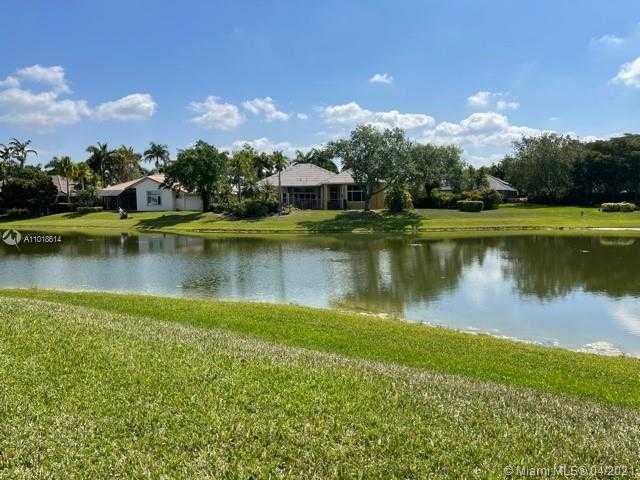 Small Image of 2504 BAY ISLE DR, Weston Number 4