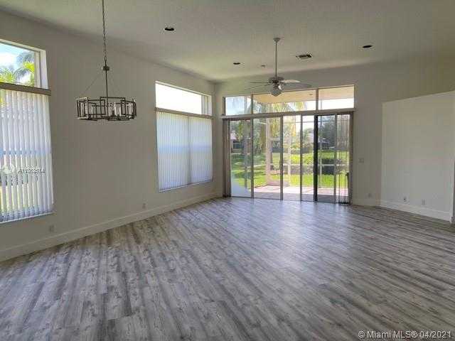 Small Image of 2504 BAY ISLE DR, Weston Number 7