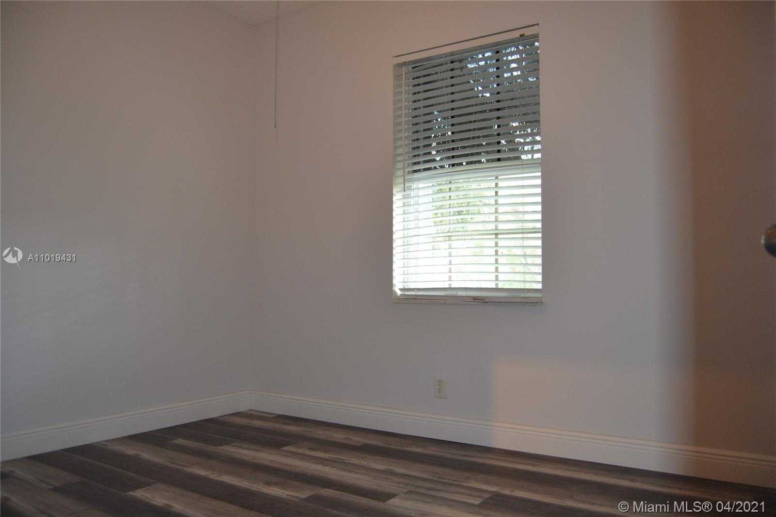 Small Image of 1947 MADEIRA DR, Weston Number 12