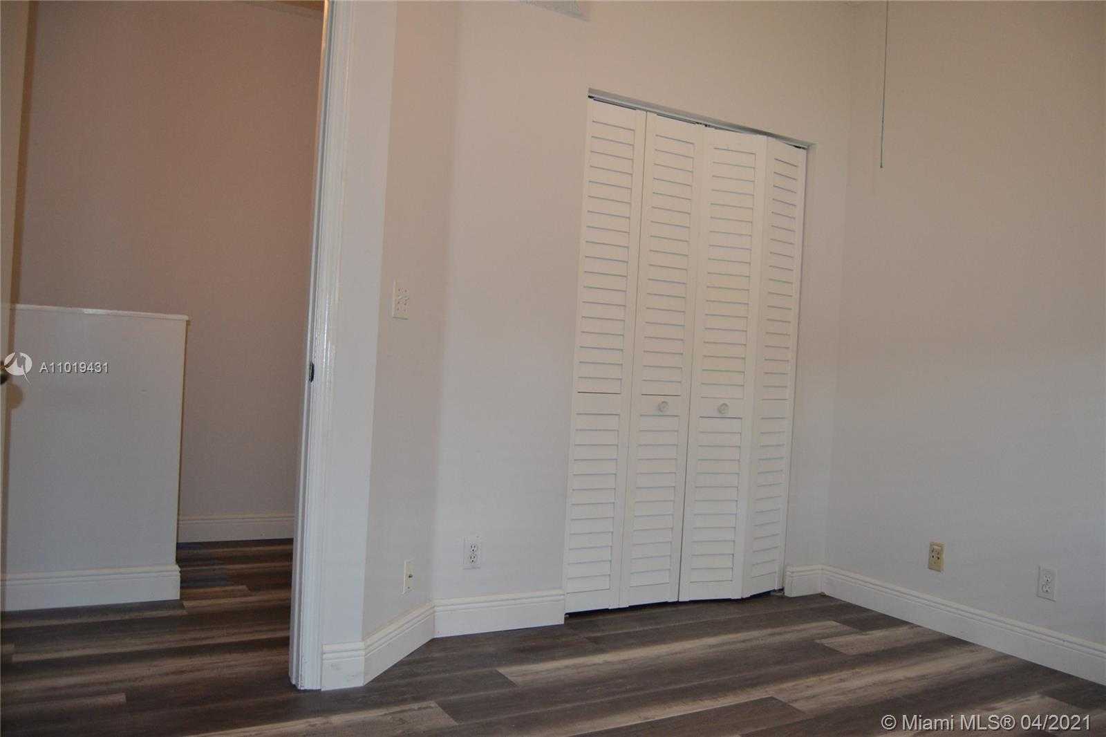 Small Image of 1947 MADEIRA DR, Weston Number 13