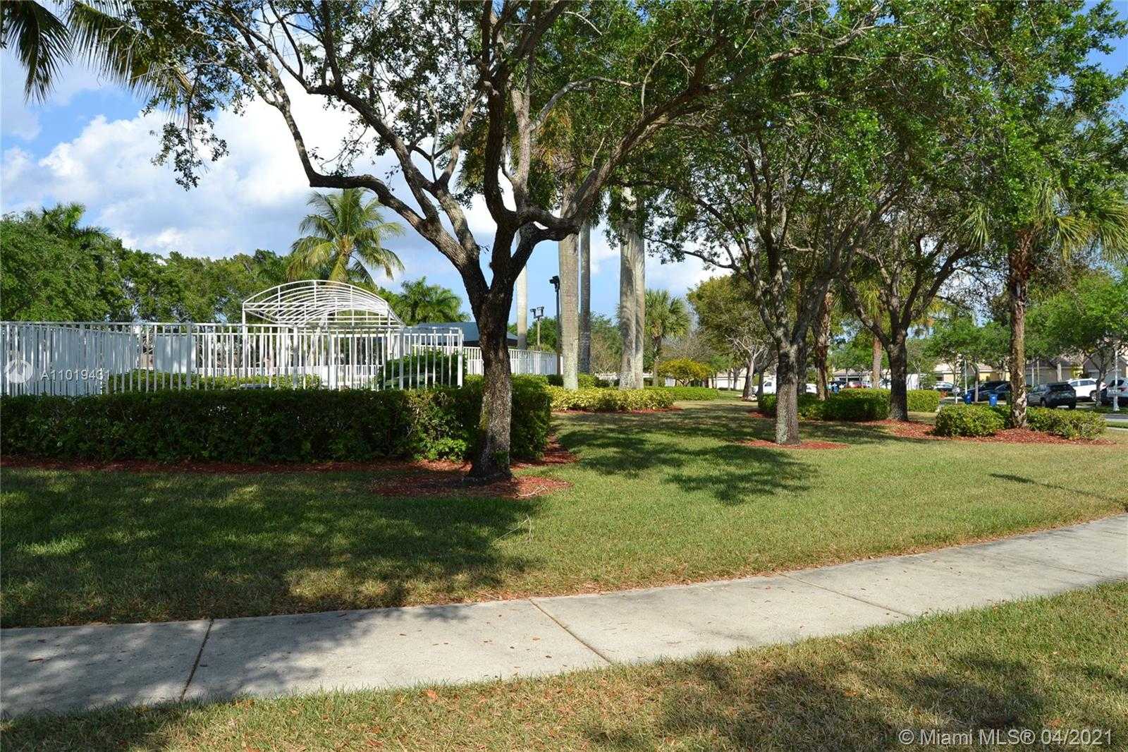 Small Image of 1947 MADEIRA DR, Weston Number 28