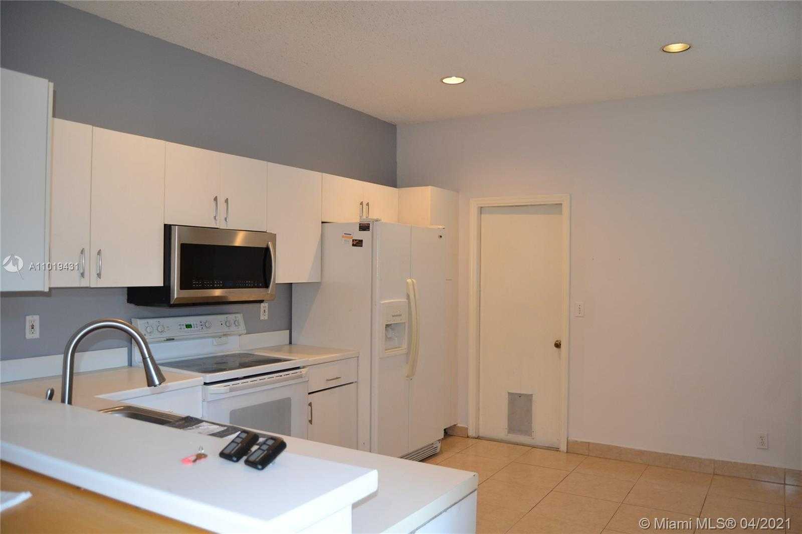 Small Image of 1947 MADEIRA DR, Weston Number 5