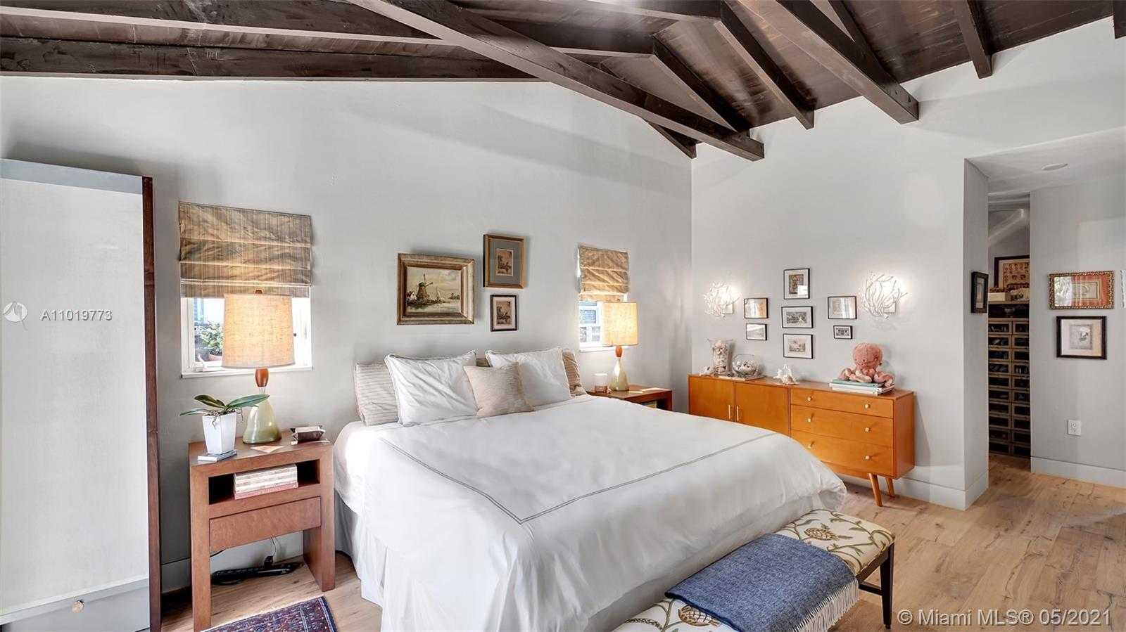 Small Image of 4 FARREY, Miami Beach Number 10