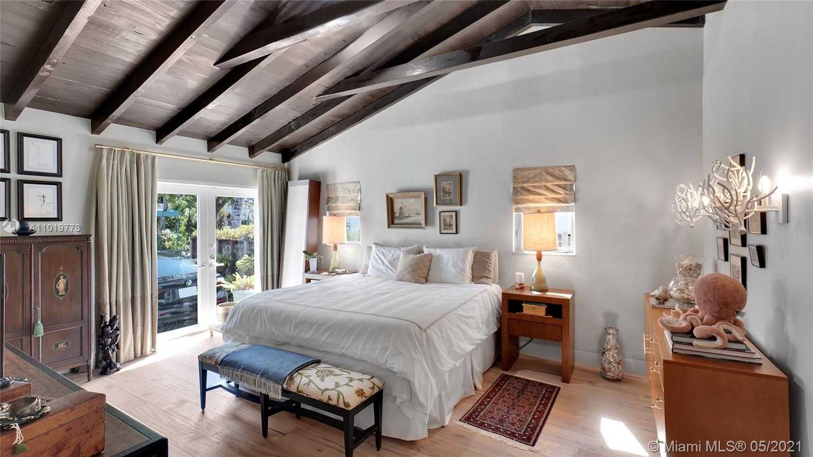 Small Image of 4 FARREY, Miami Beach Number 9