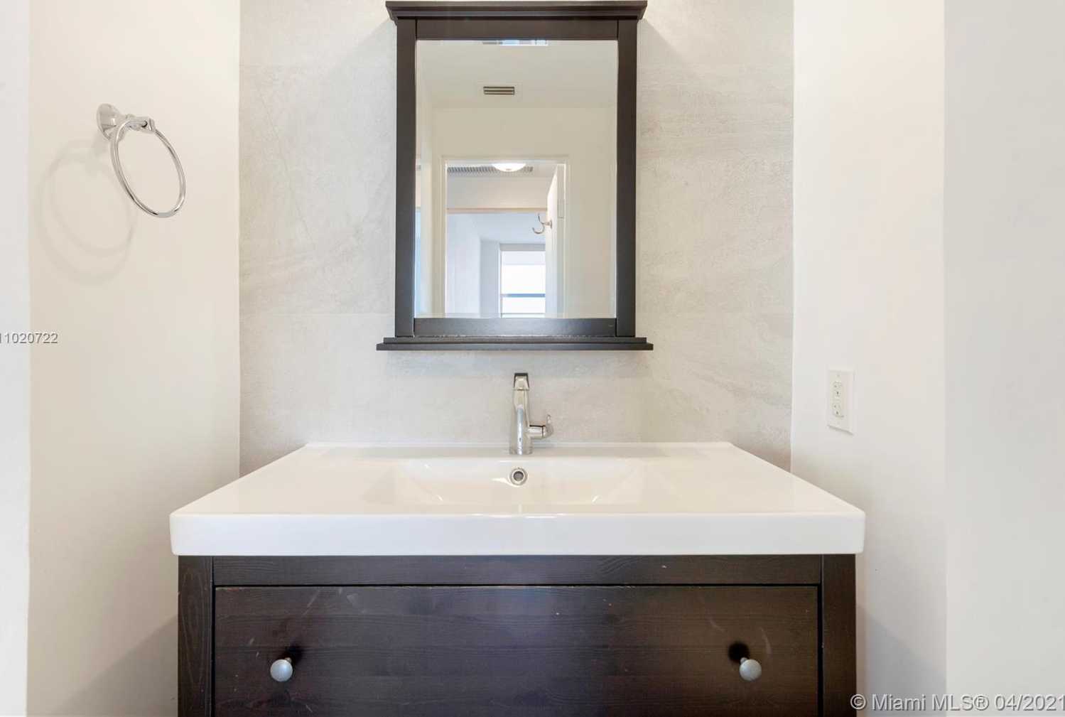 Small Image of 20 ISLAND AVE #1403, Miami Beach Number 10