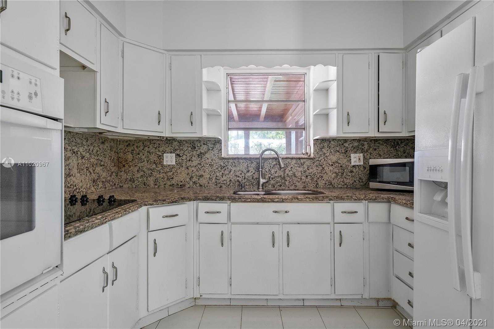 Small Image of 1175 NORTH EAST 165TH ST, North Miami Beach Number 10