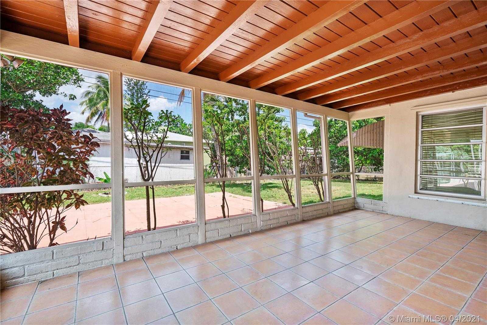Small Image of 1175 NORTH EAST 165TH ST, North Miami Beach Number 19