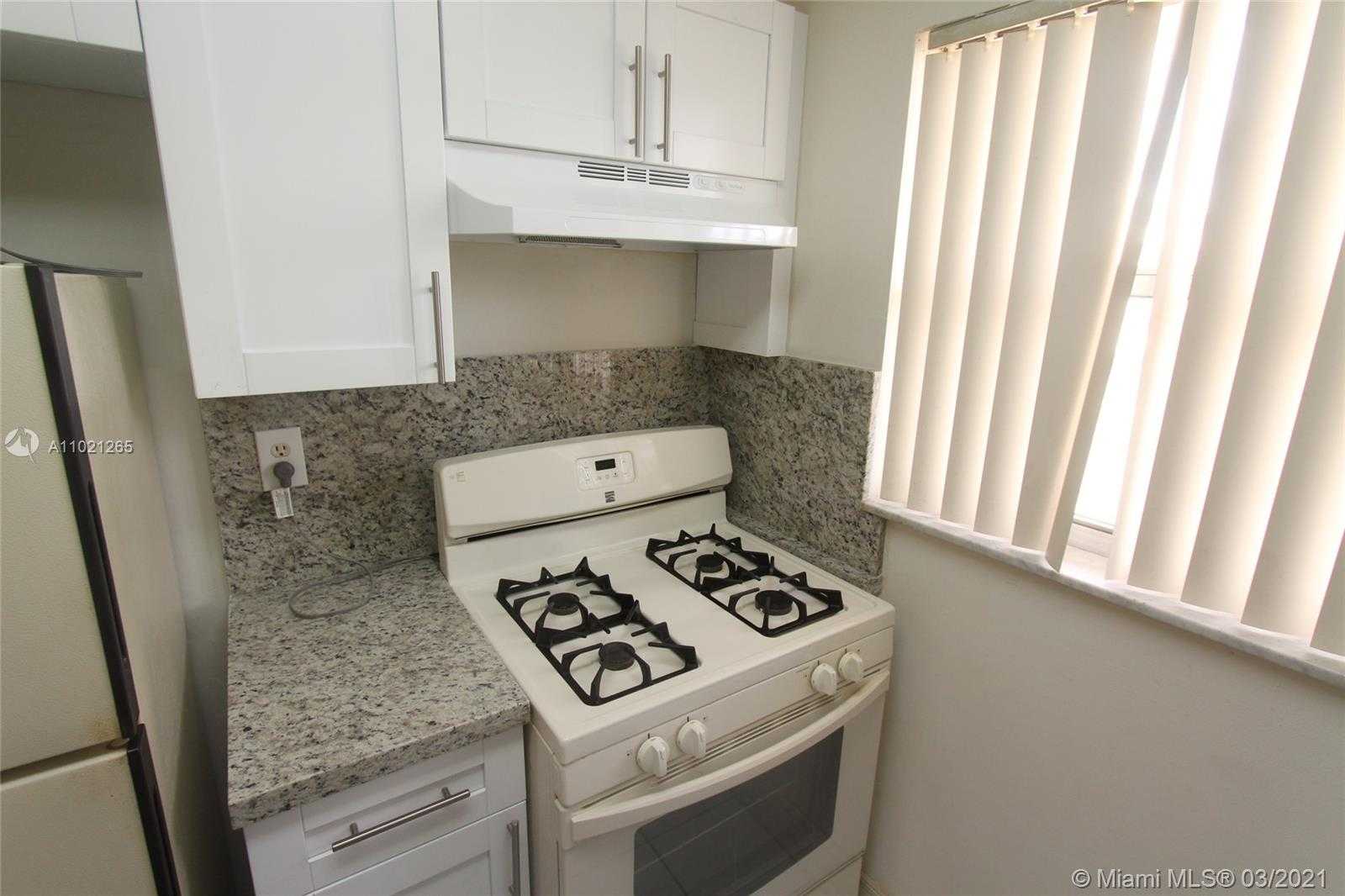 Small Image of 1655 WEST 44TH PL #304, Hialeah Number 5