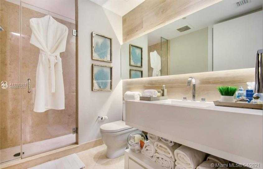 Small Image of 100 SOUTH POINTE DR #1810, Miami Beach Number 12