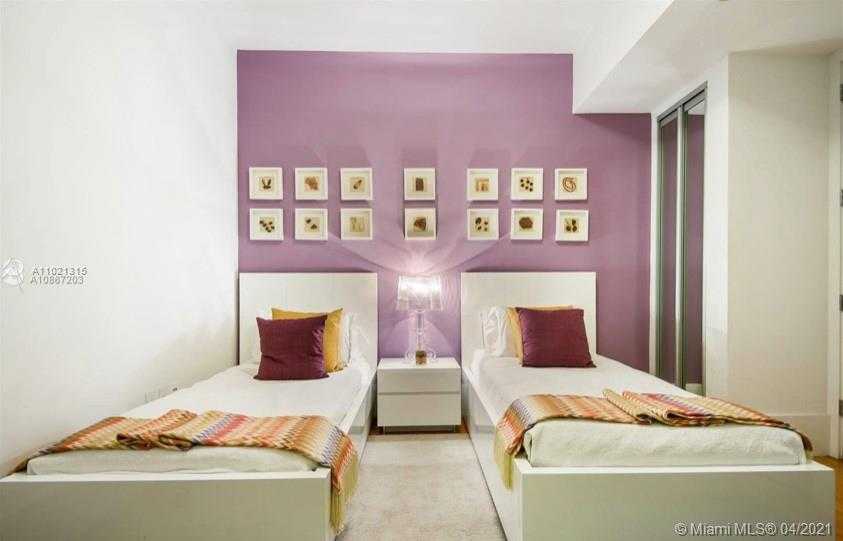 Small Image of 100 SOUTH POINTE DR #1810, Miami Beach Number 15