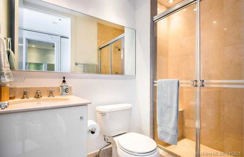 Small Image of 100 SOUTH POINTE DR #1810, Miami Beach Number 16