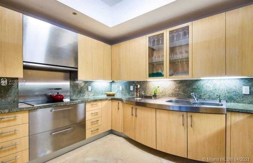 Small Image of 100 SOUTH POINTE DR #1810, Miami Beach Number 5