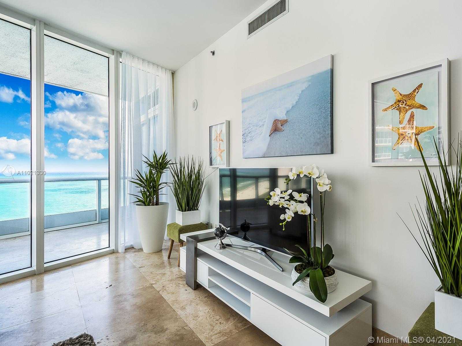 Small Image of 100 SOUTH POINTE DR #2208, Miami Beach Number 16