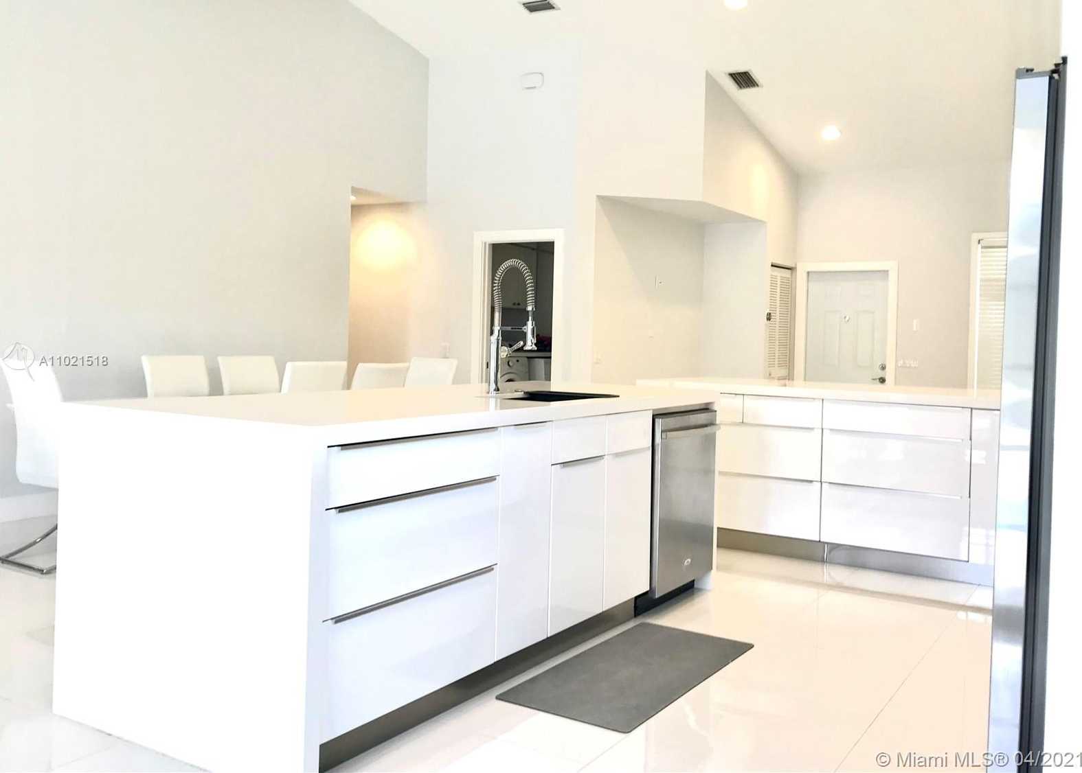 Small Image of 848 SAVANNAH FALLS DR #848, Weston Number 14
