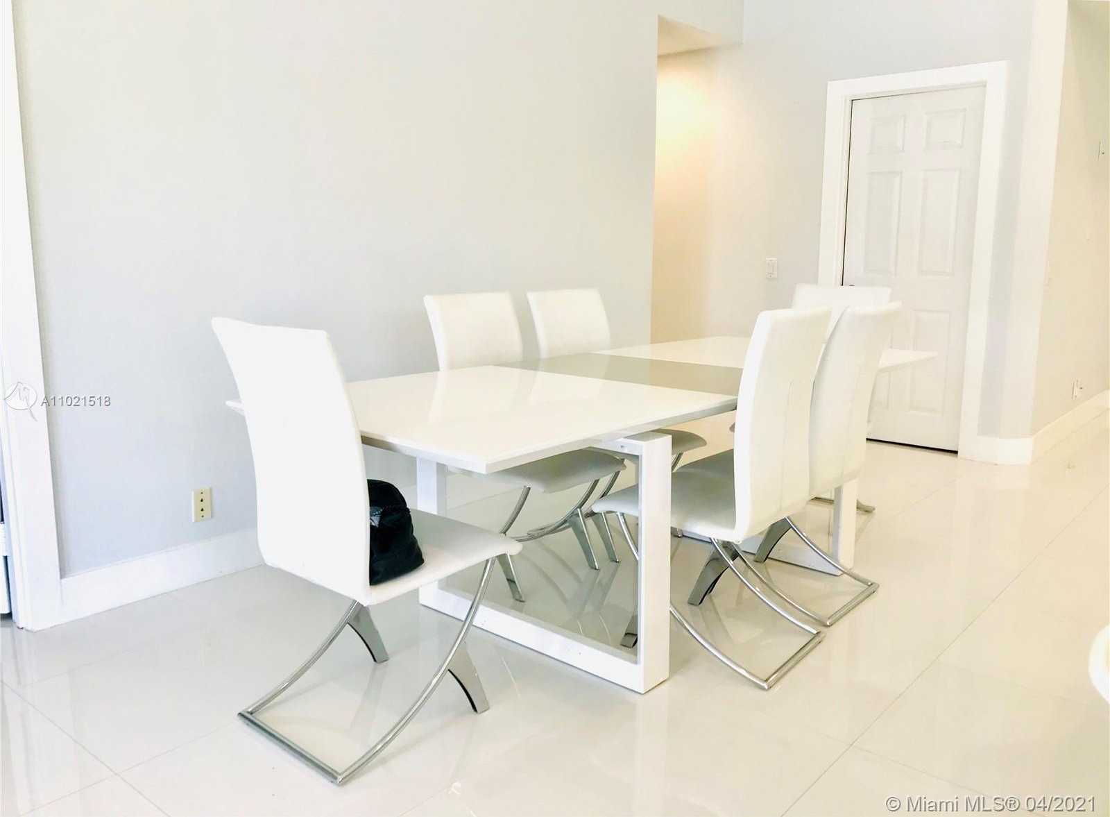 Small Image of 848 SAVANNAH FALLS DR #848, Weston Number 15